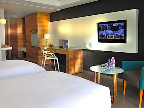 Accessible Room with Pool View and Two Single Beds