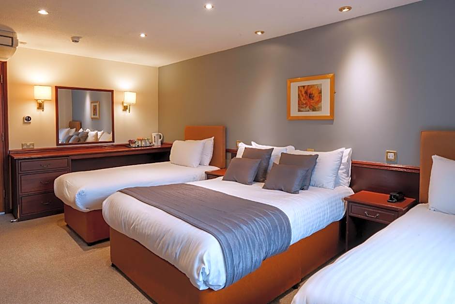 Photo 1 of 5 of Quadruple Room