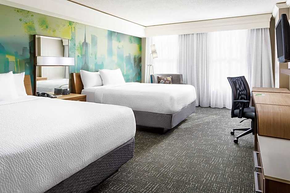 Courtyard by Marriott Chicago Downtown/Magnificent Mile