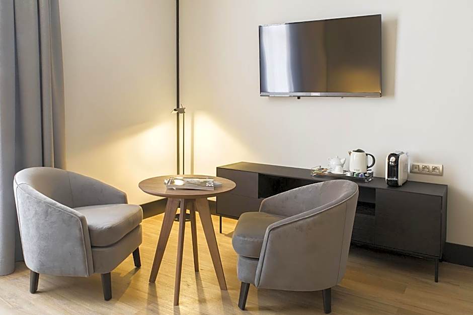 ICON Embassy by Petit Palace