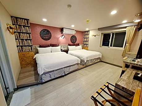 Classic Quadruple Room