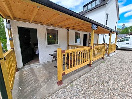 Apartment with Shower
