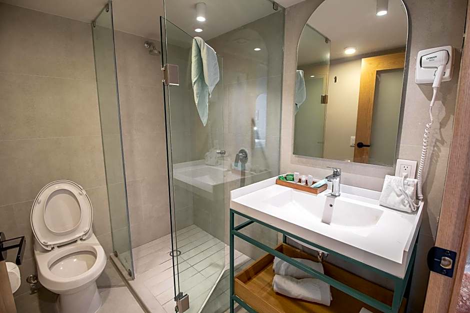 Oliva Plaza Hotel