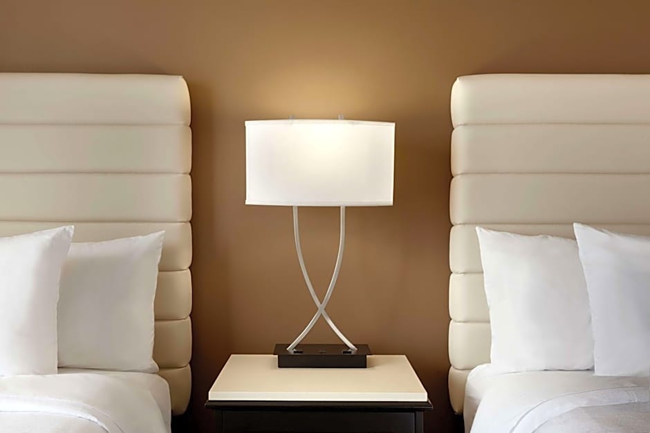 Embassy Suites By Hilton Hotel Oklahoma City-Will Rogers Airport