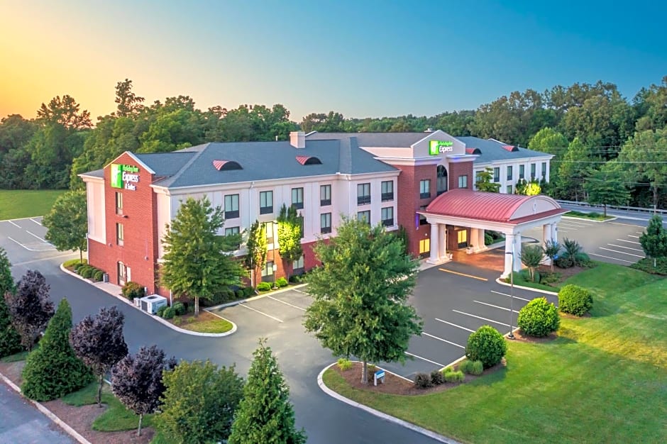 Holiday Inn Express - Tullahoma