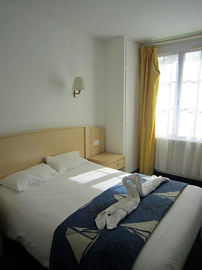 Hotel De La Mer