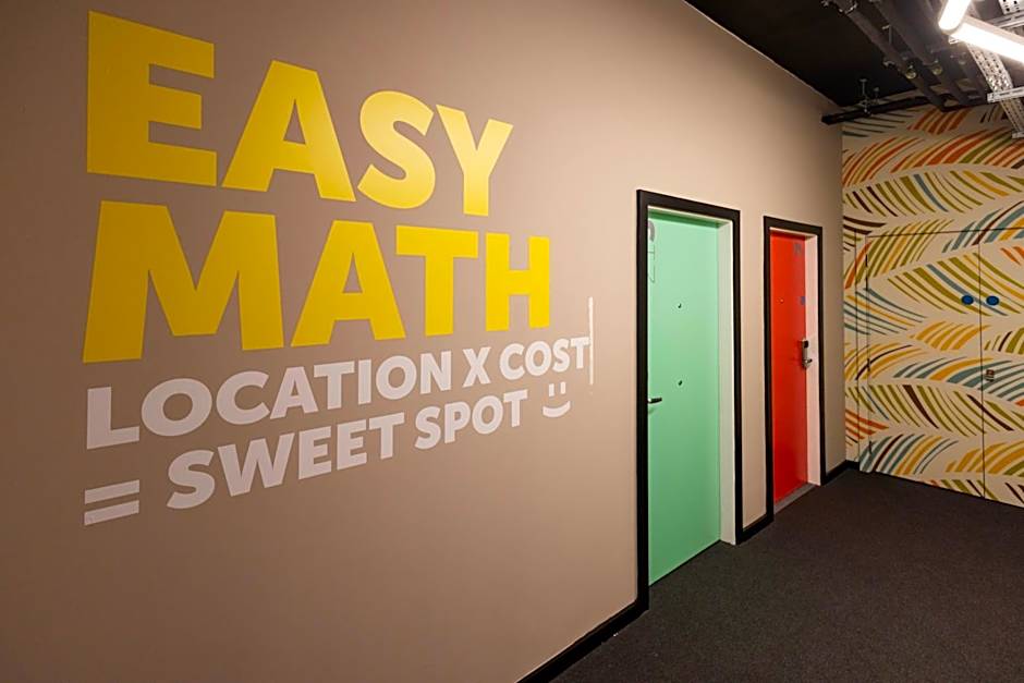 REZz Temple Bar, Dublin