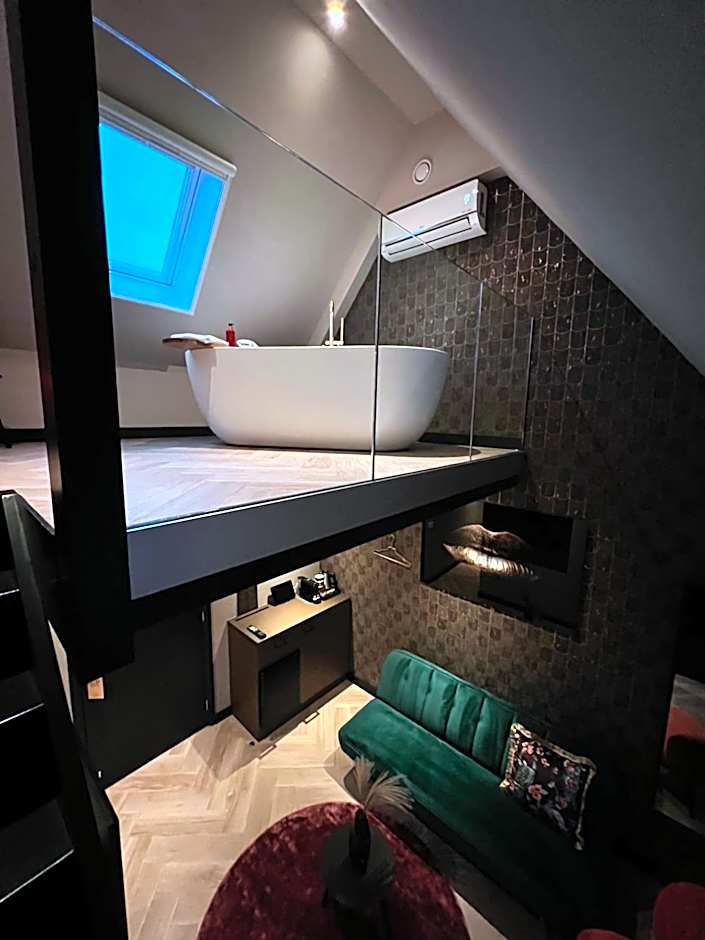 Harbour Suites Boutique Hotel