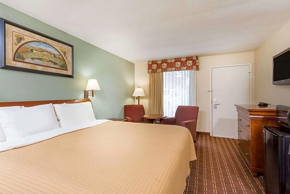 Days Inn by Wyndham Orangeburg