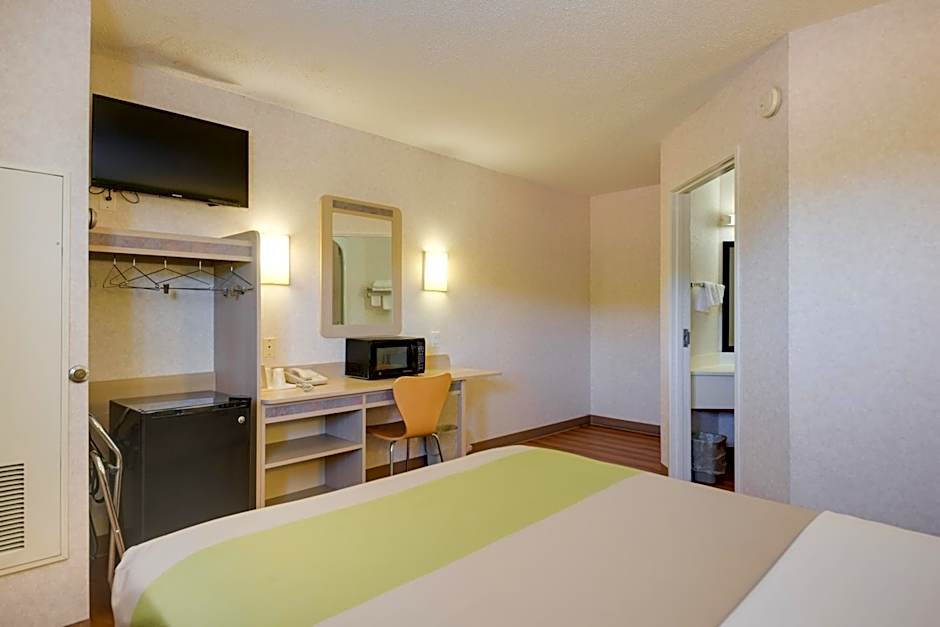 Motel 6-Statesville, NC