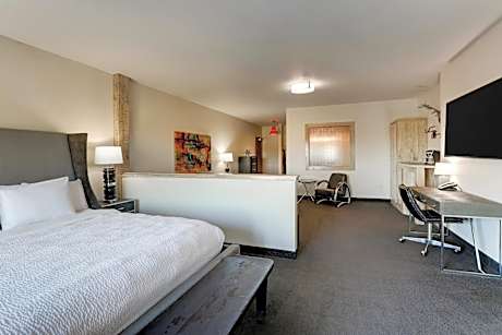 Superior King Suite