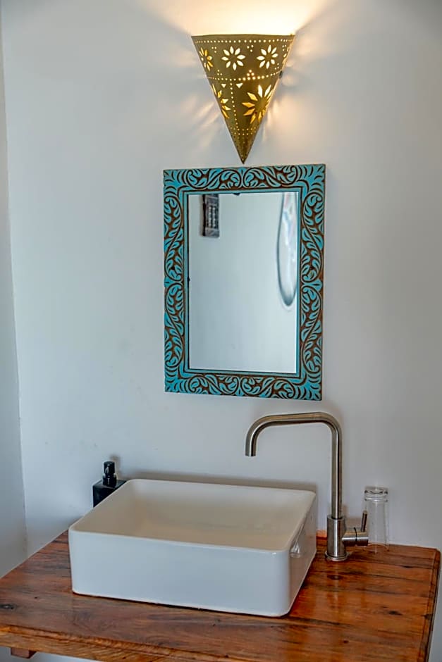 Mnana Beach Bungalows