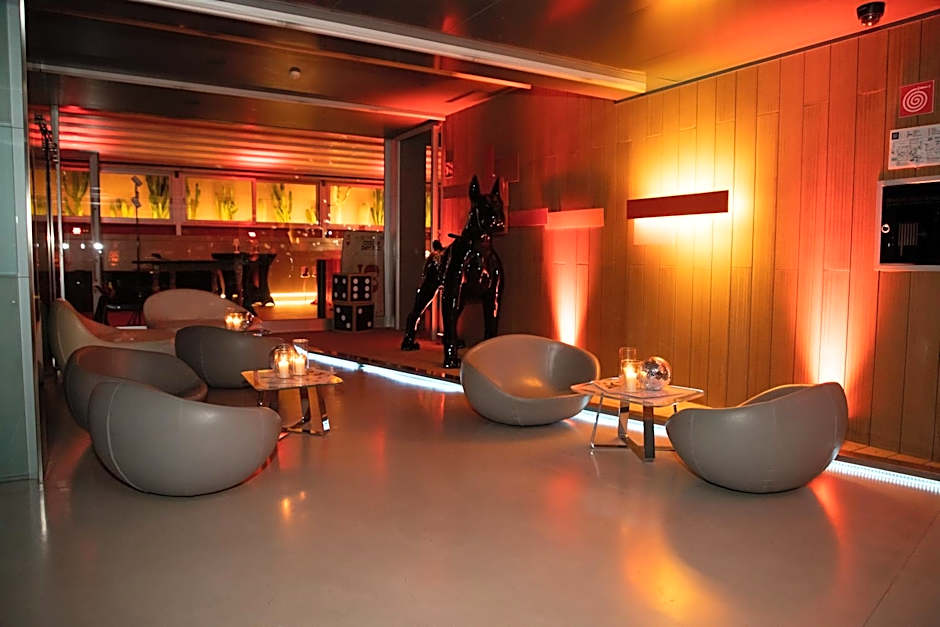Zone Hotel