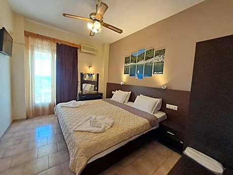 Studio with Sea View (2 Adults)