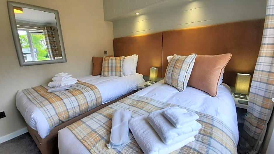 Hollicarrs - Lilypad Lodge