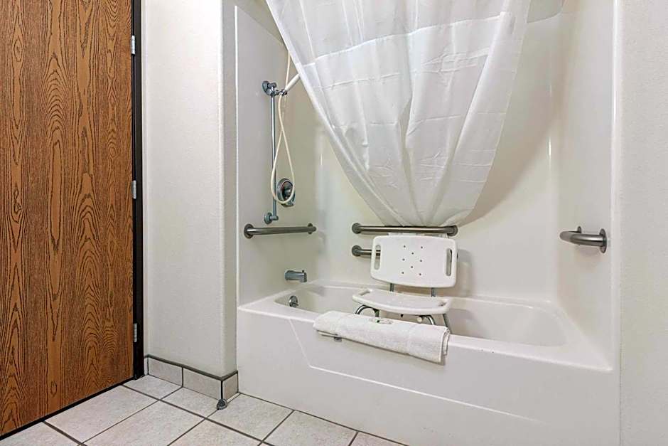 Quality Inn & Suites McCook