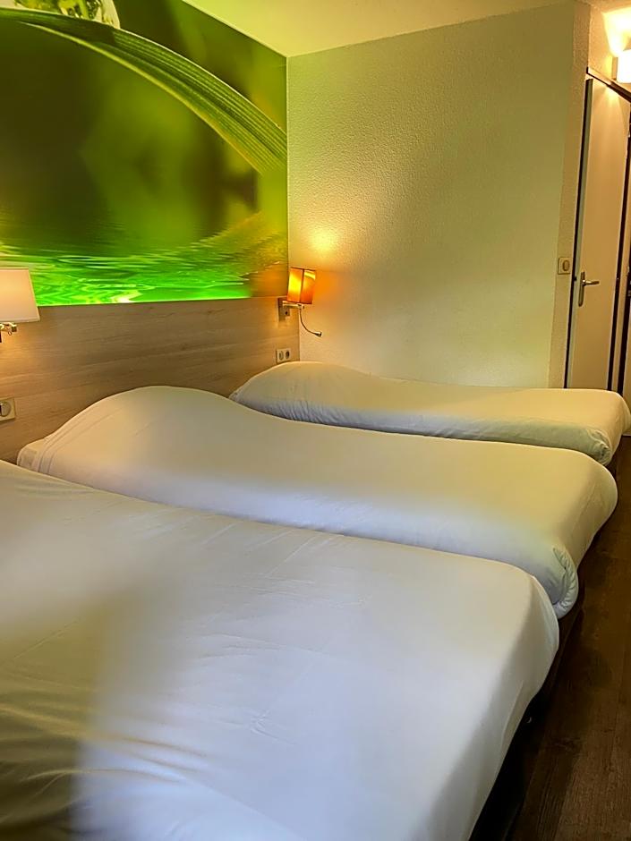 Photo 1 of 5 of Triple Room