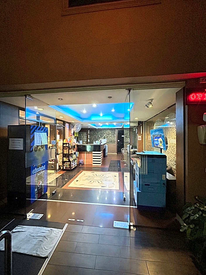 Bangkok Travel Suites Hotel