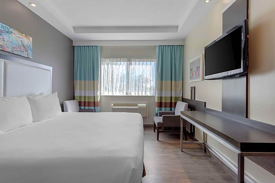 Best Western Plus Brooklyn Bay Hotel