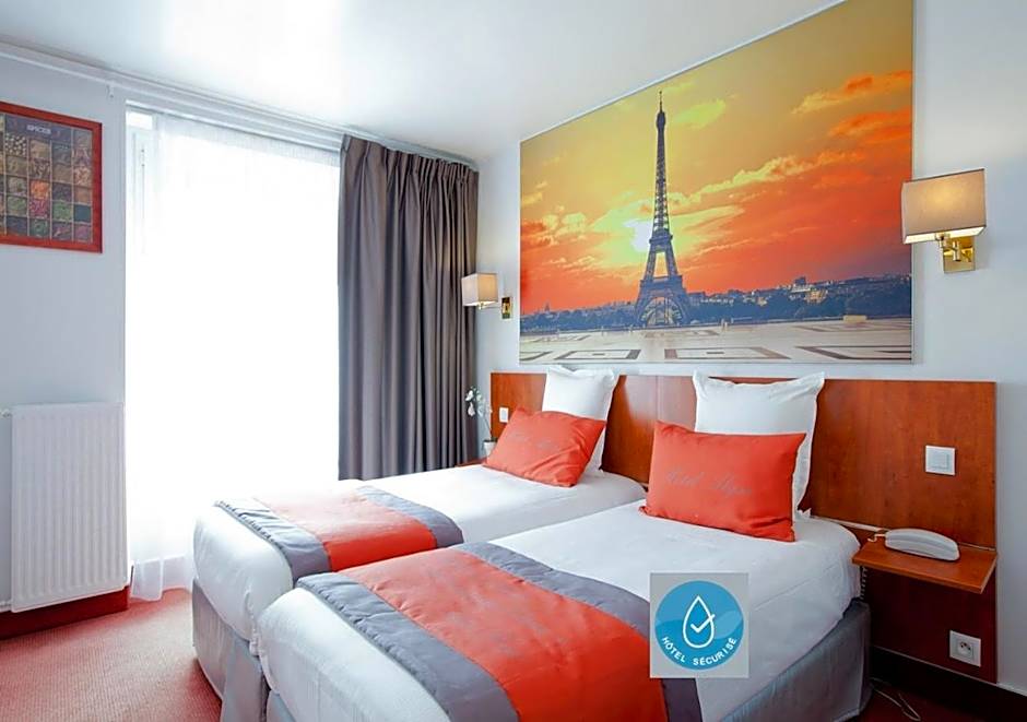 Alyss Saphir Cambronne Eiffel