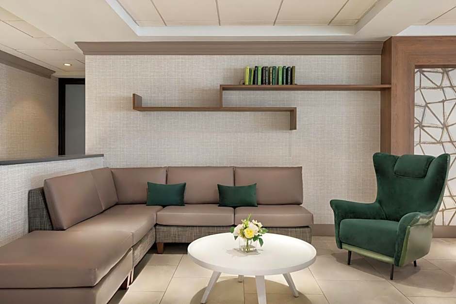 GARNER HOTEL TOTOWA by IHG