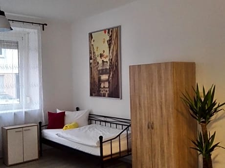Standard Single Room with Shared Bathroom
