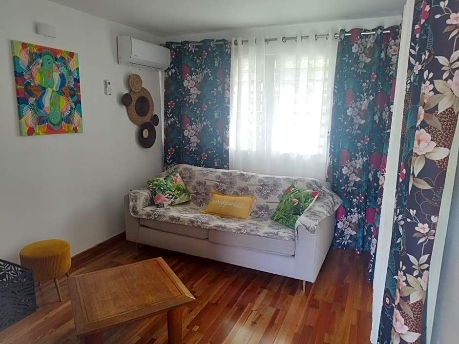 Bungalow Agathe - Piscine, Wifi, Farnienté et Plage à 2 minutes