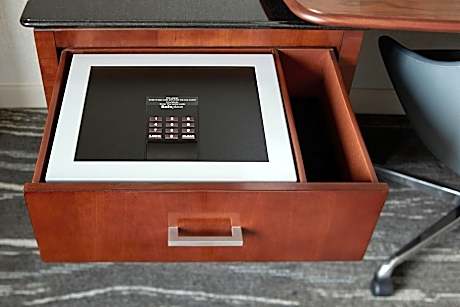 One-Bedroom King Suite