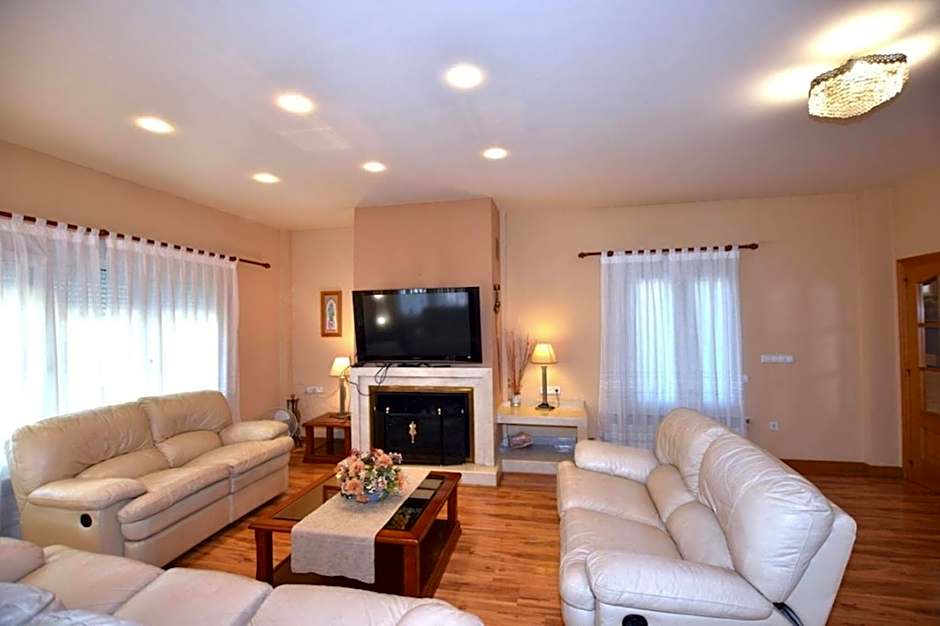 Torreta Of Gormaig, House with swimming pool