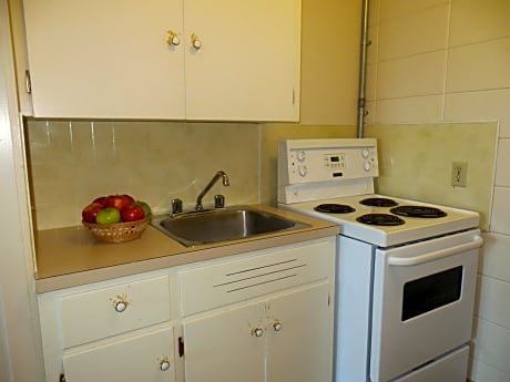 Queen Room with Kitchenette