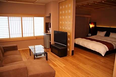 Double Room with Tatami Area