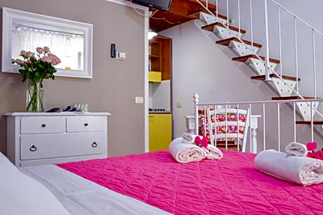 Studio - Split Level