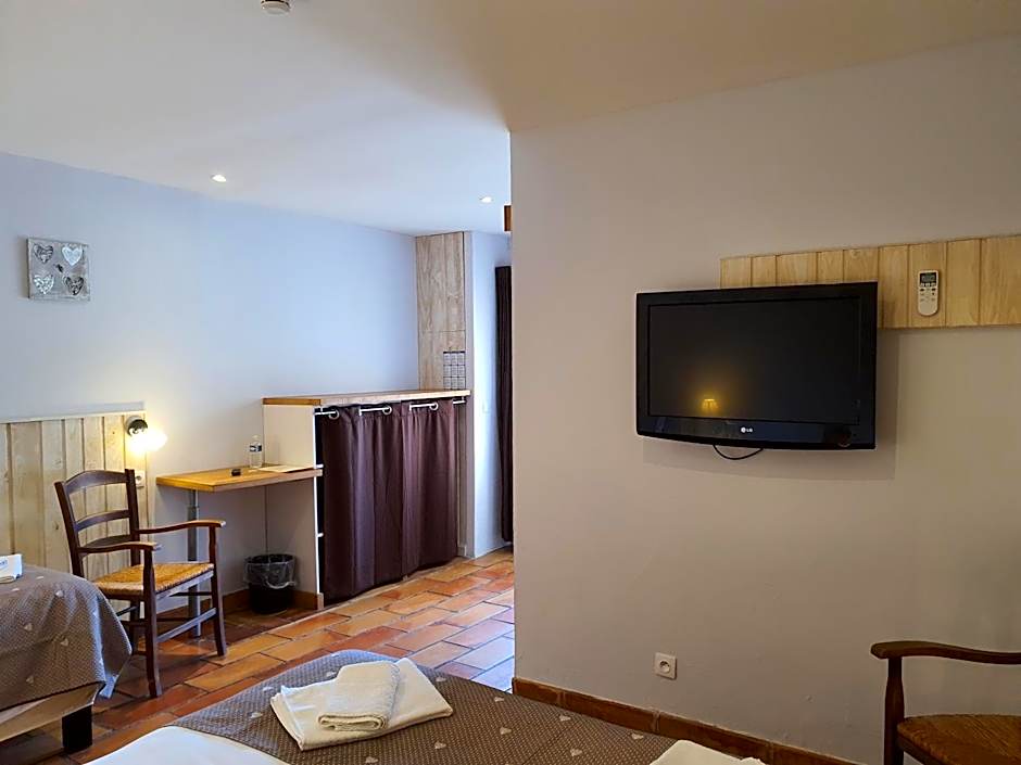 Logis Hôtel Restaurant L'Escarbille