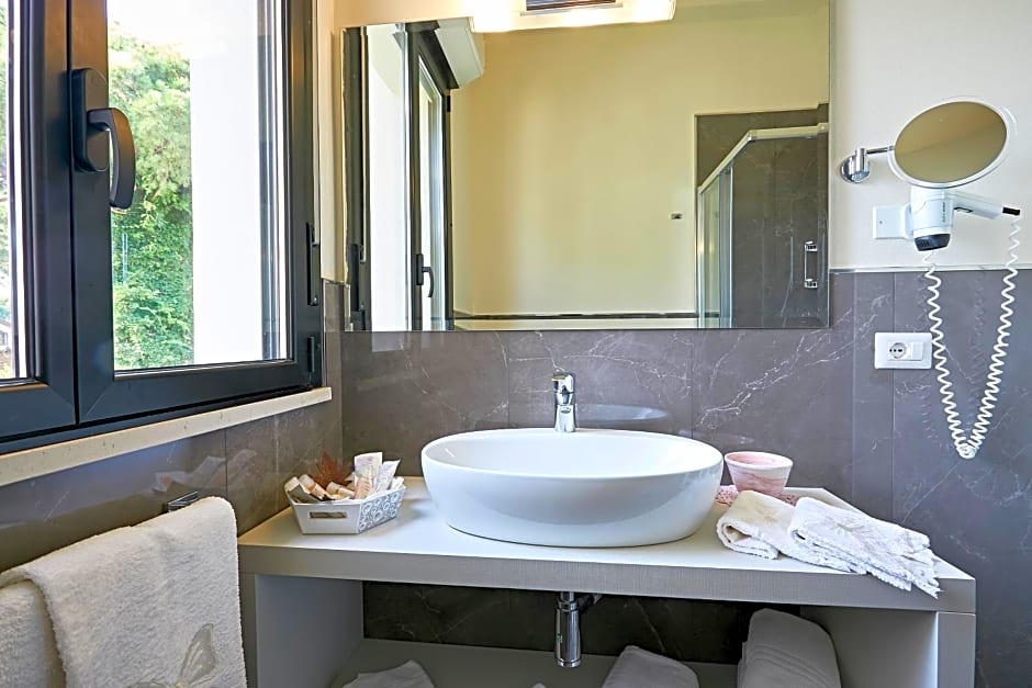 Hotel Athena