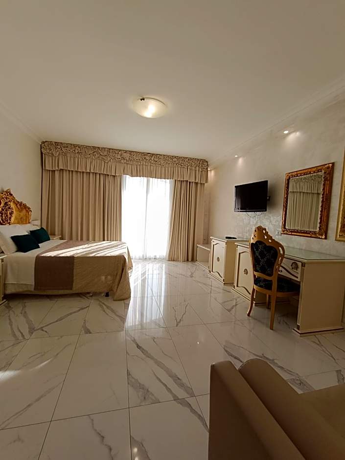 HOTEL PARADISE