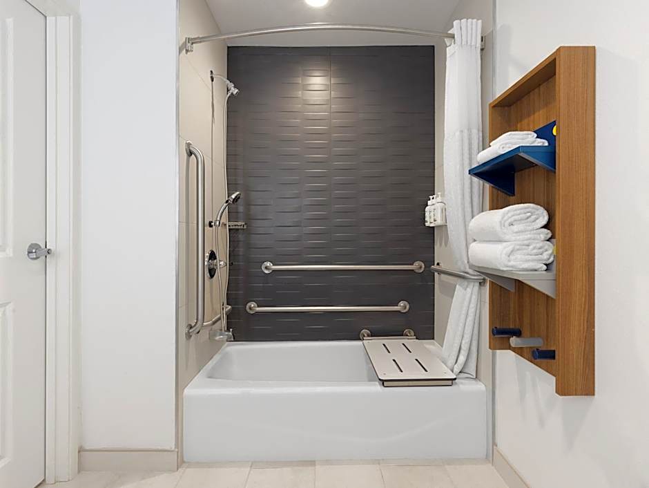 Microtel Inn & Suites By Wyndham Tracy