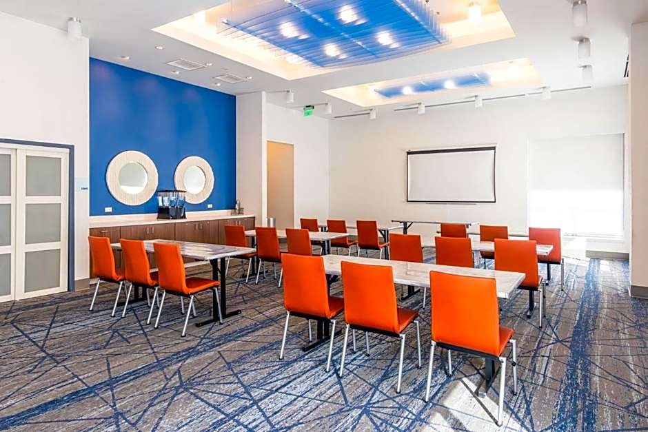 Holiday Inn Express & Suites Louisville Downtown By IHG