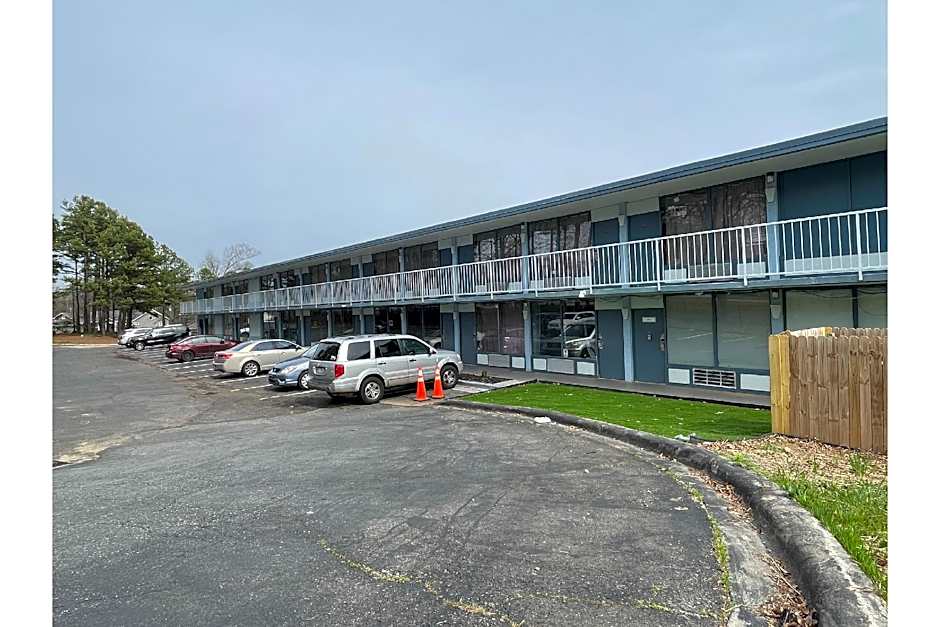 Lamplighter Inn by OYO Charlotte Airport Area