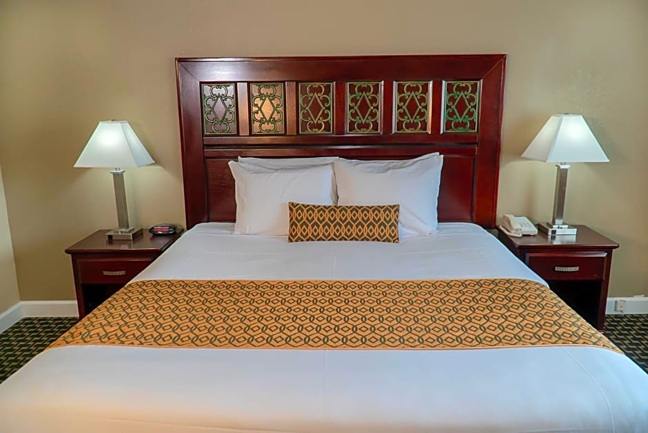 Sea Breeze Inn - San Simeon