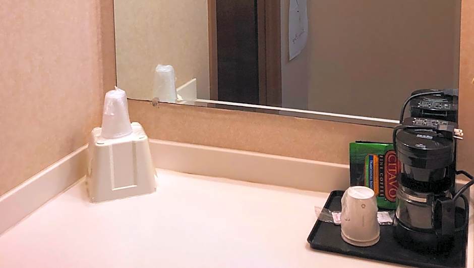 Magnuson Hotel Dixon