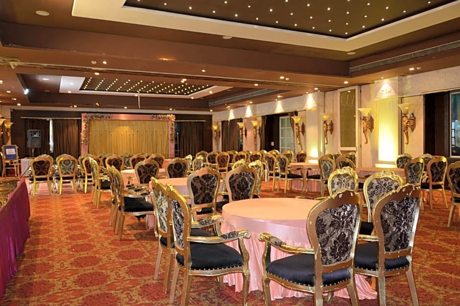 The Grand Neelam Hotel