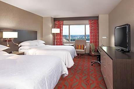 Guest room, 2 Queen, High floor