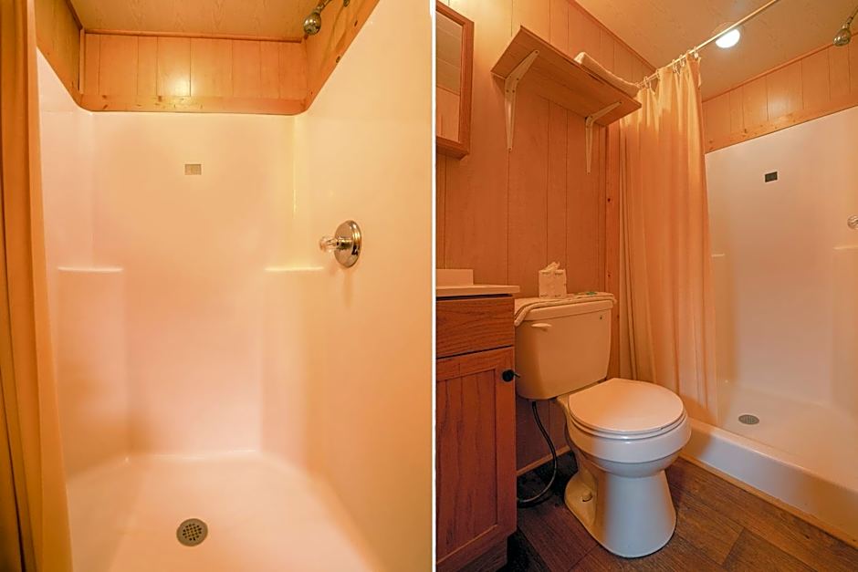 Grand Eagle Ford Lodge & RV Park