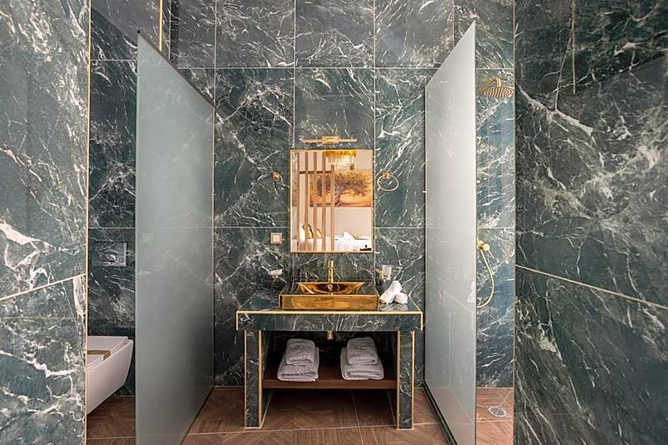 Royal Gold City Suites by Omilos Hotels