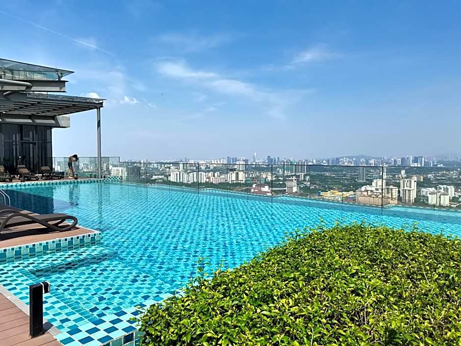 Eko Cheras Residences by De Space