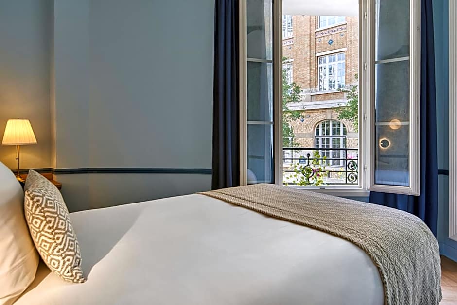 Hotel de Neuve by Happyculture