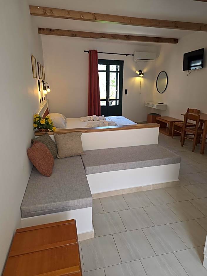 Kyra Panagia Hotel
