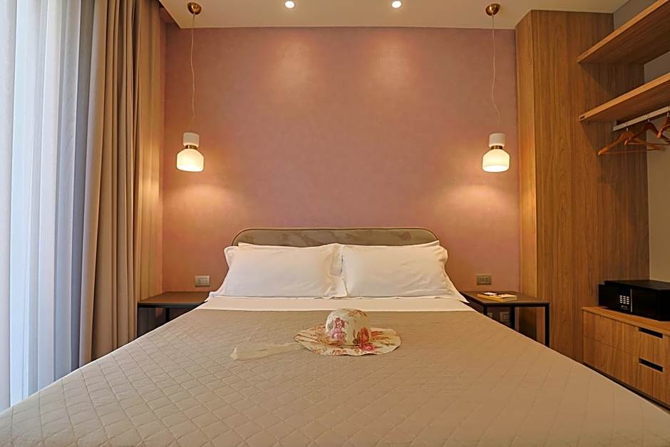 11 Catalani Rooms