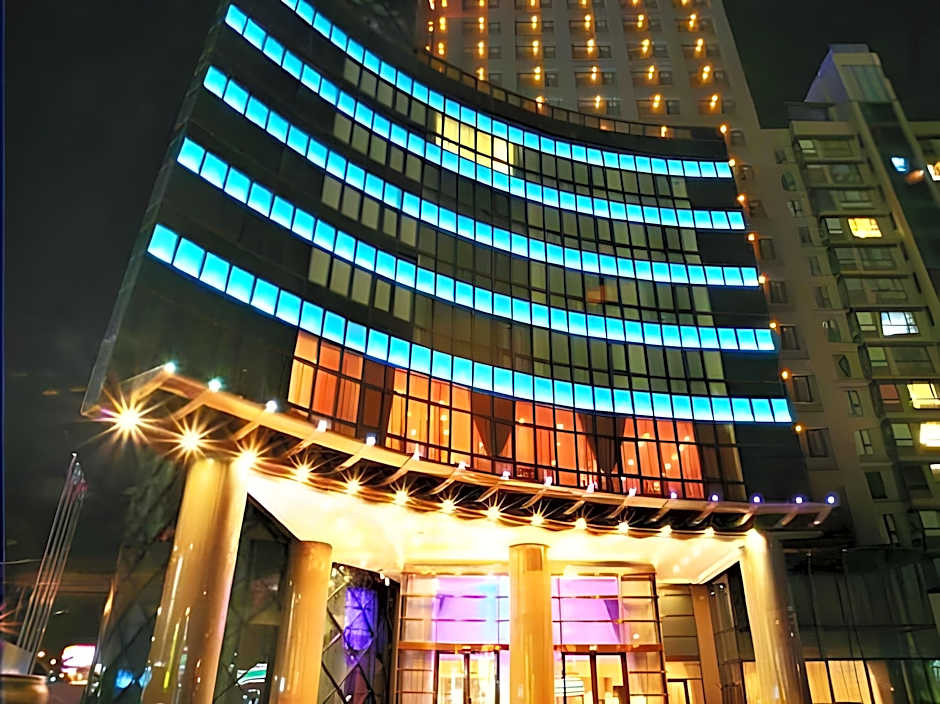 Monarch Skyline International Hotel