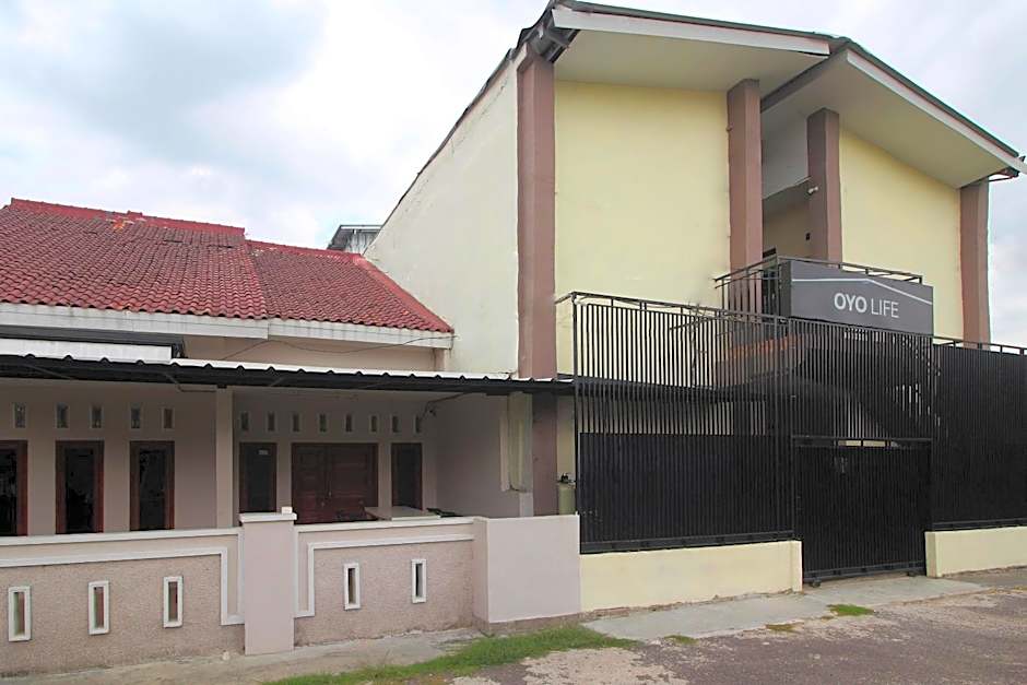 OYO Life 2273 Pratama Homestay